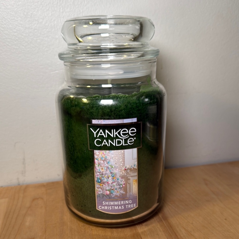 Yankee Candle Shimmering Christmas Tree